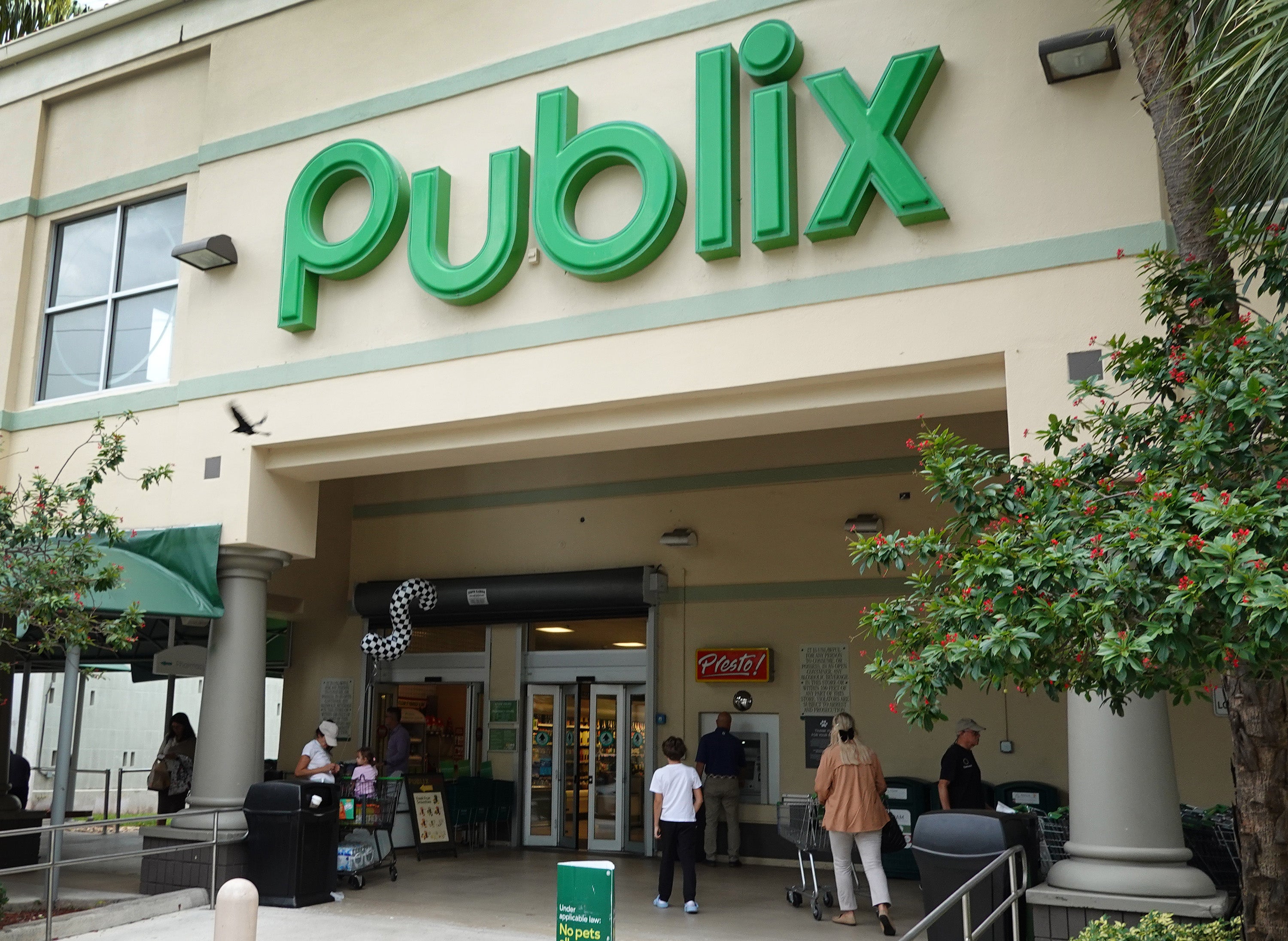 Publix has quietly updated its firearms policy in Florida stores, now asking that only law enforcement officers openly carry guns while shopping