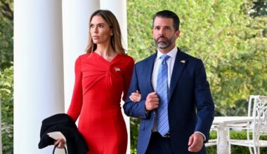Donald Trump Jr. and Bettina Anderson get married in Florida – NBC Los Angeles