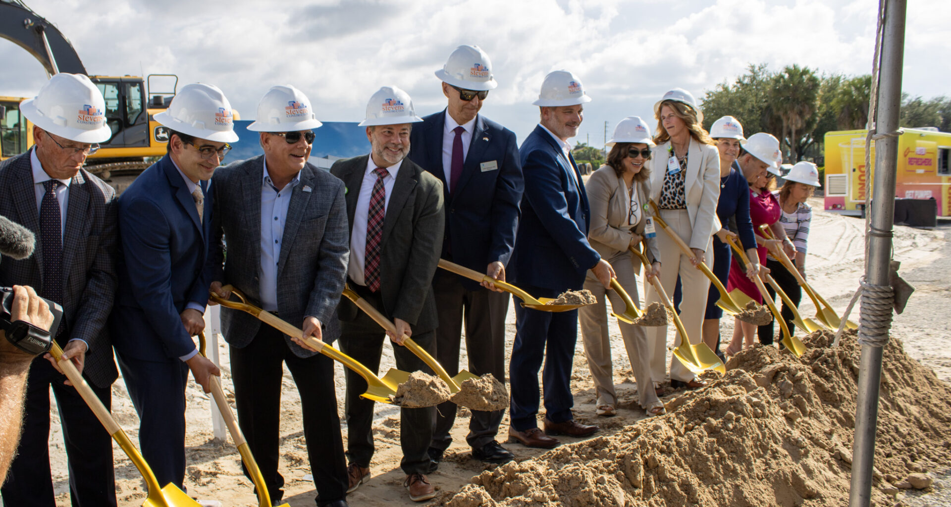 Lee Health expands with new surgery center opening in 2028