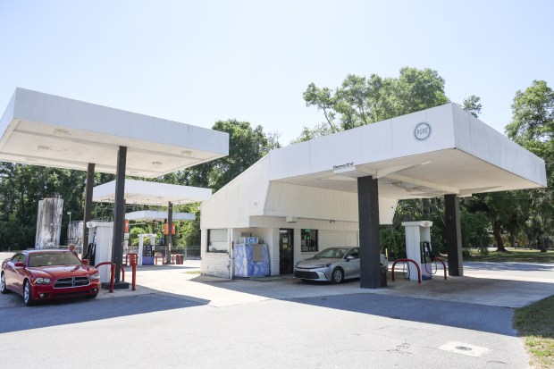 High Springs Pure gas station located at 405 NE 1st Ave, High Springs, Fla on Friday, April 17, 2026. (Riley Beiswenger/WUFT News)