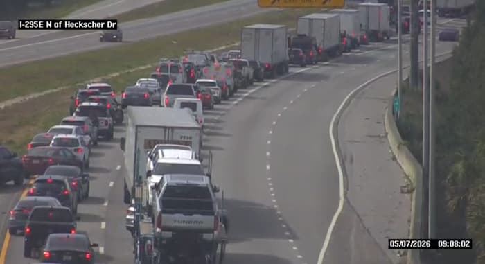 All lanes blocked on I-295 SB at Heckscher Drive after multi-vehicle crash