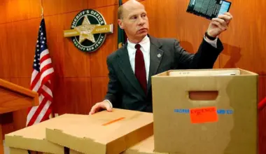 Former Broward Sheriff Ken Jenne granted clemency restoring civil rights