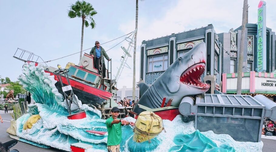 "Jaws" float, "Universal Mega Movie Parade"