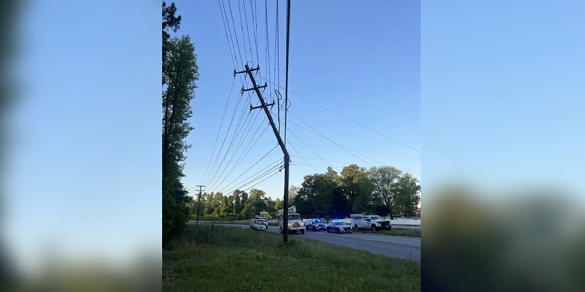 Broken poles lead to a power outage for thousands in Jacksonville neighborhood