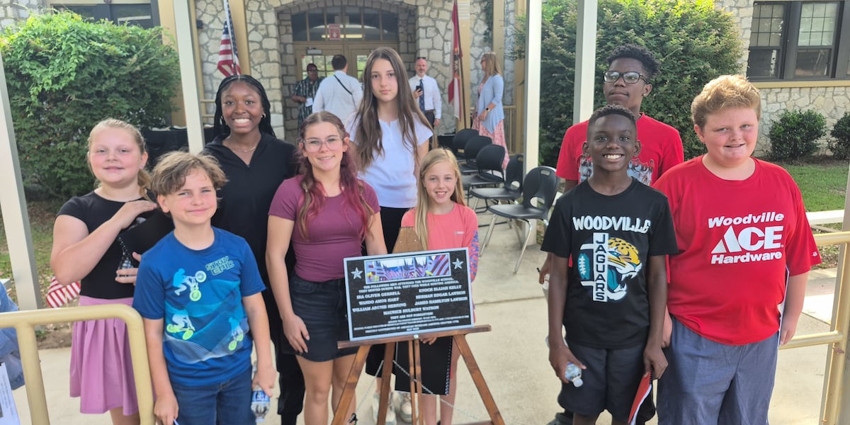 Woodville School rededicates memorial plaque honoring fallen veterans