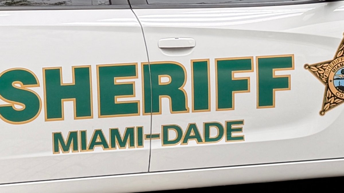 3 women detained after man and woman stabbed in NW Miami-Dade, deputies say – NBC 6 South Florida