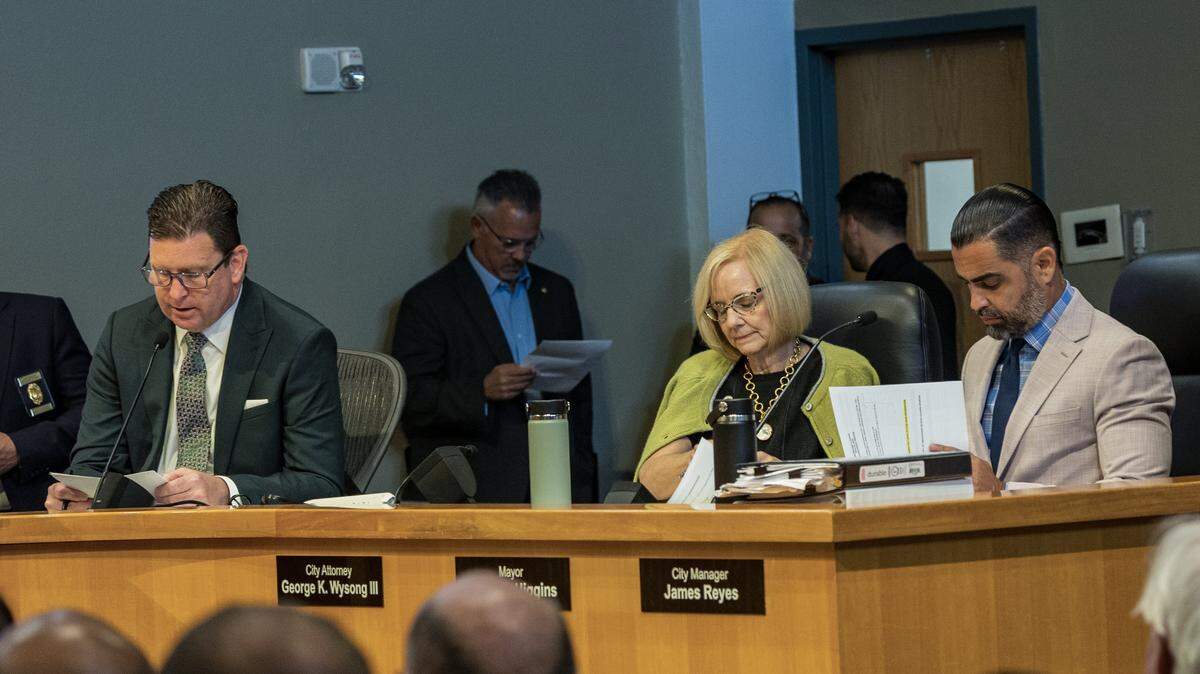 Miami delays vote on $770K settlement payout to Joe Carollo