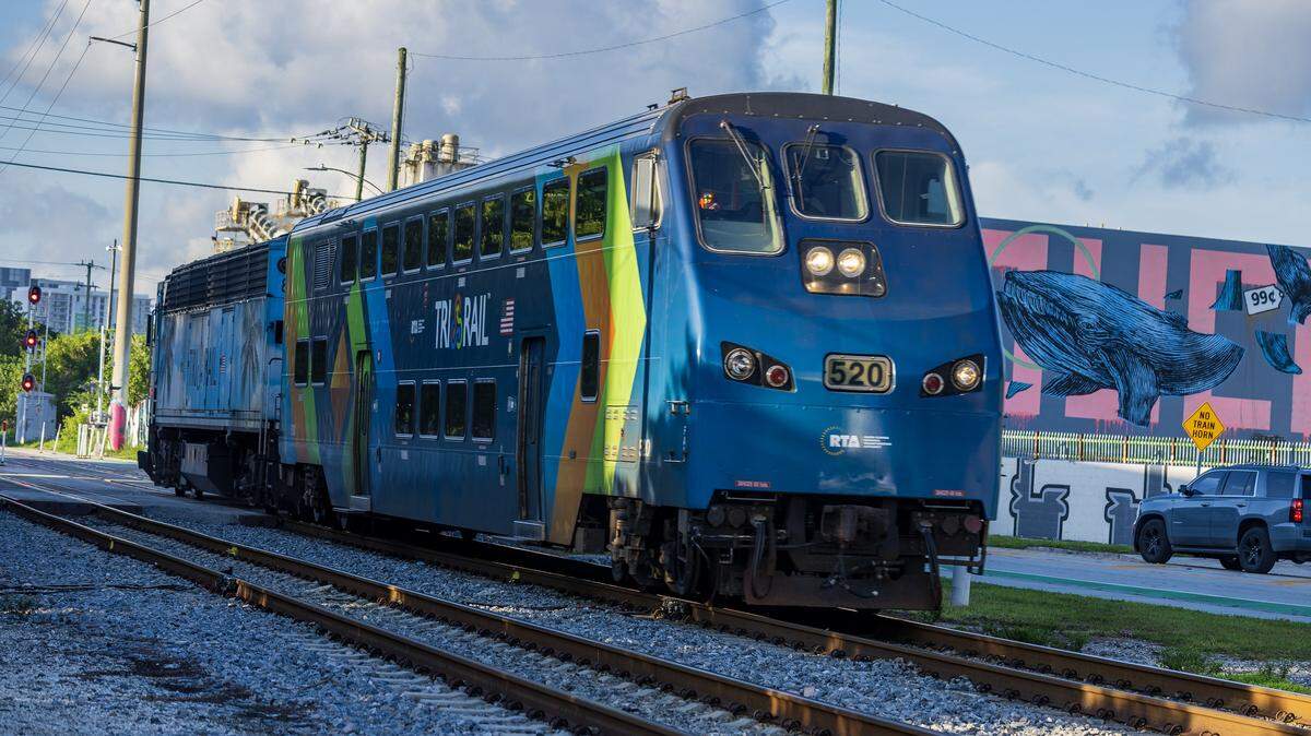Tri-Rail drags SUV 1,300 feet in fatal Oakland Park crash