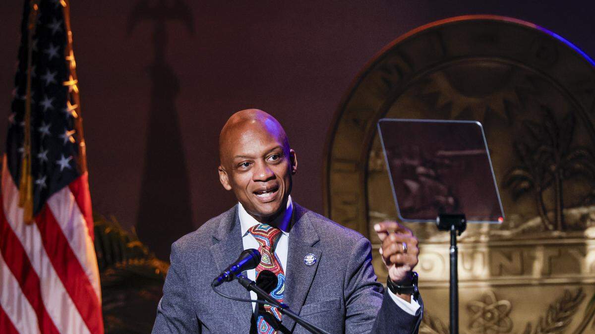 Miami-Dade Commissioner resigns amid Frederica Wilson news