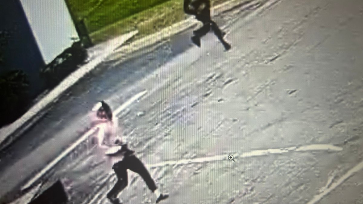 2 accused in armed robbery in Port St. Lucie arrested, alleged shooter on the loose, police say – NBC 6 South Florida