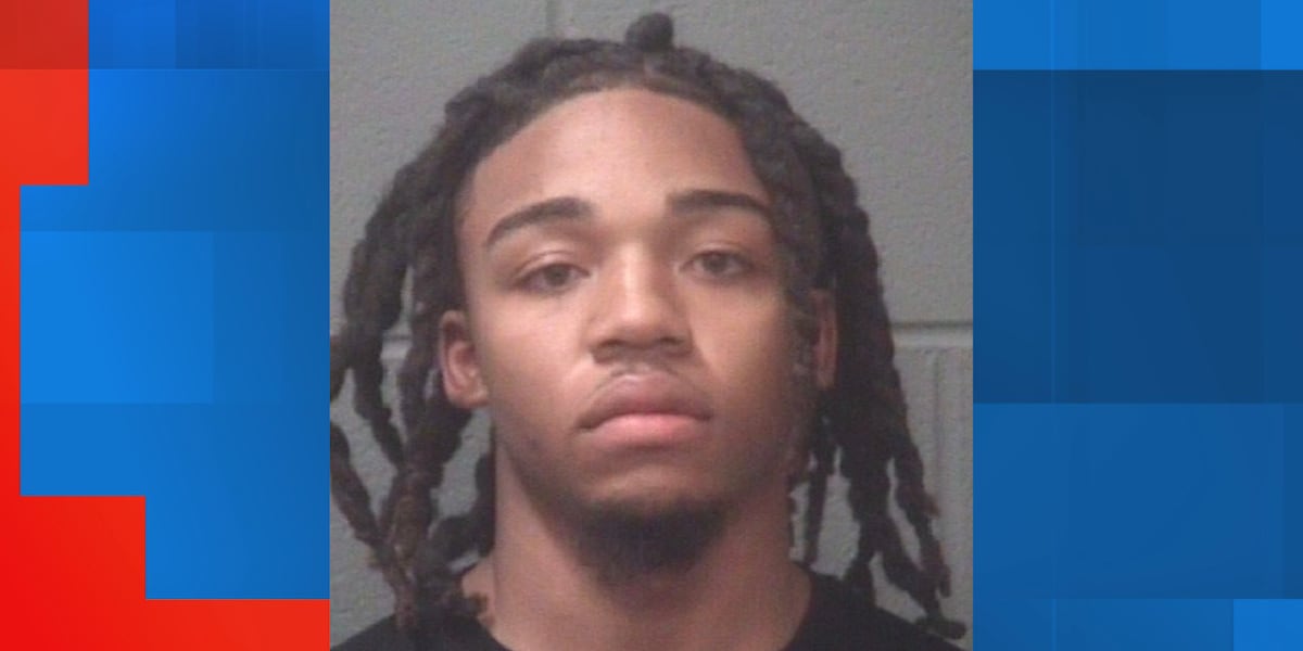 Jacksonville man charged with strangling girlfriend