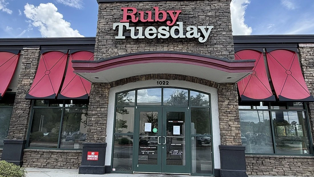 The front entrance of Ruby Tuesday.