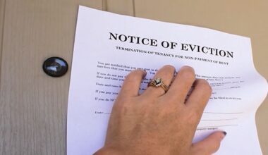 Pandemic-era eviction protections are fading — leaving some Tampa Bay renters with far less time to pay overdue rent. (File photo)