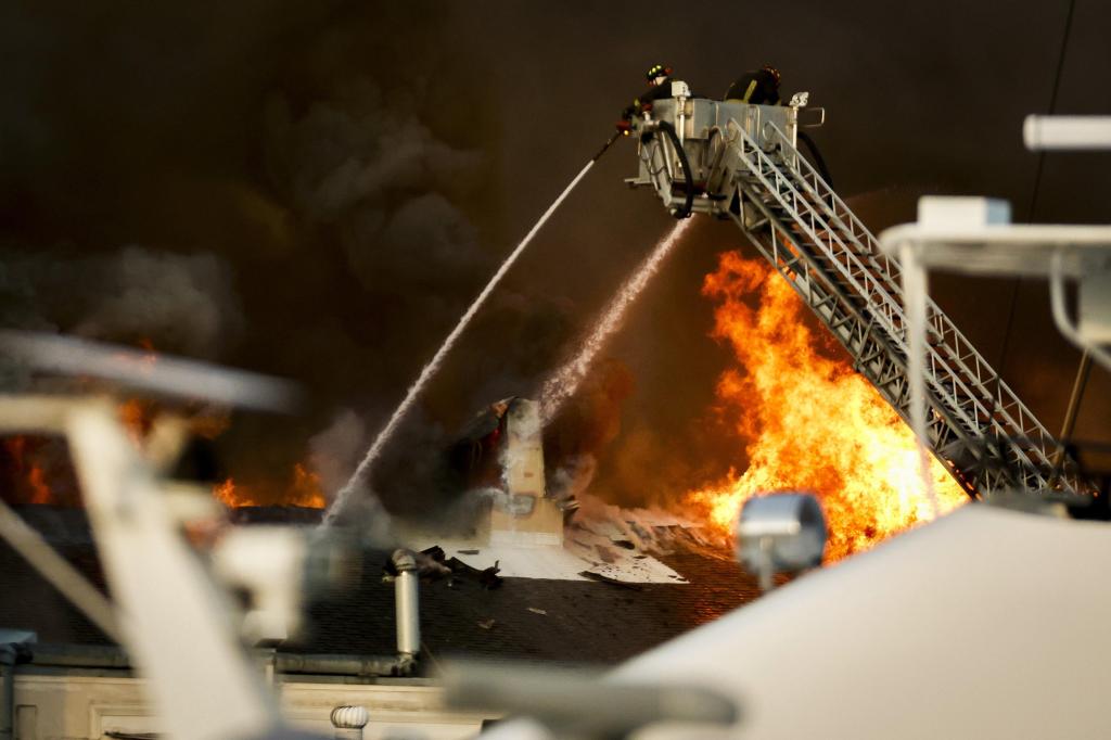 Fire destroys a lab building on a University of South Florida campus – Daily Press