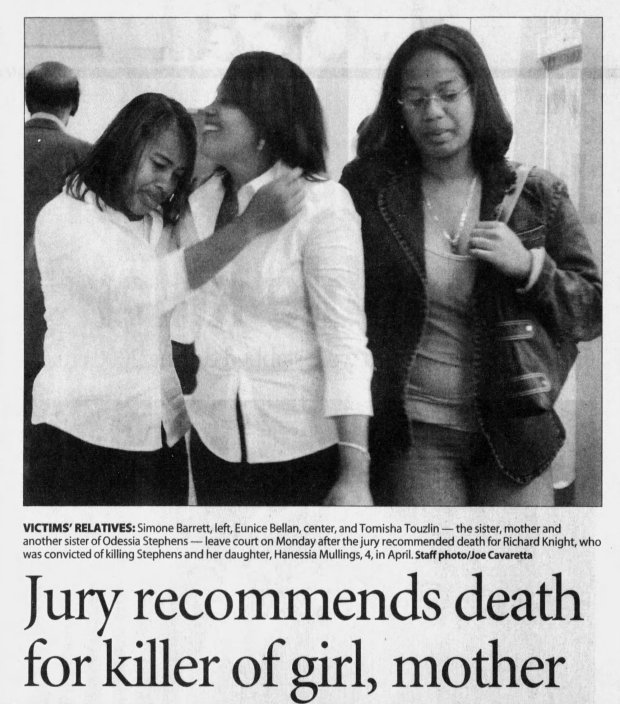 Relatives of Odessia Stephens are shown in a Sun Sentinel file photo from July 25, 2006, when the jury recommended death for Richard Knight in the 2000 stabbing murders in Coral Springs. (Newspapers.com)