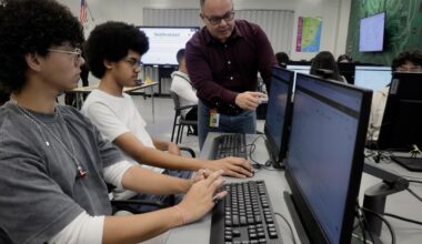Broward schools create teen AI experts to keep kids engaged in learning