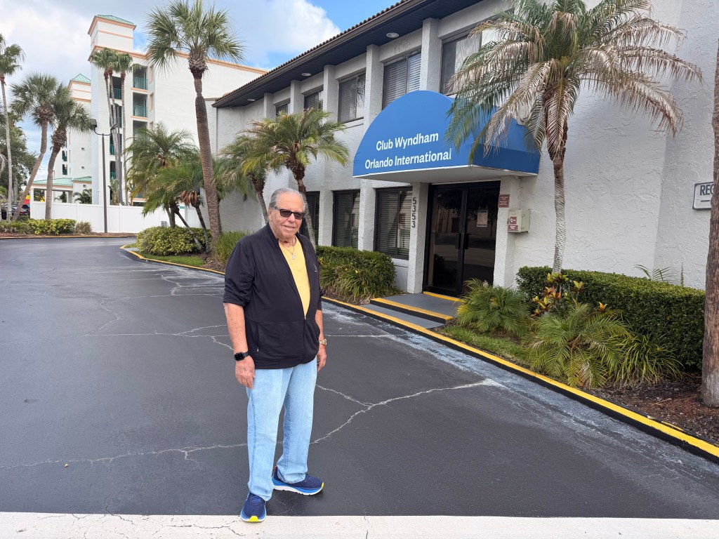 Billionaire developer targets aging Orlando timeshare in bankruptcy sale