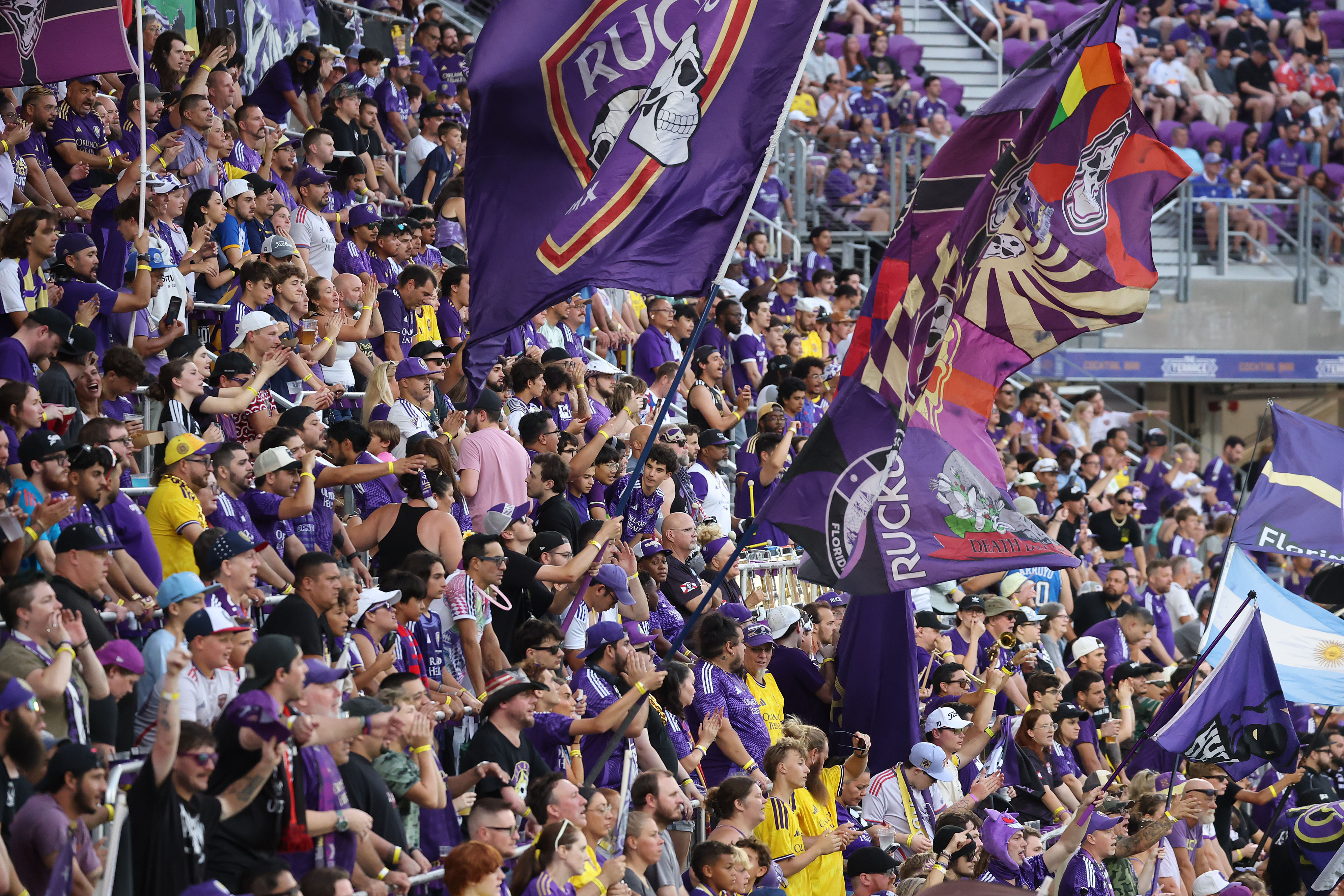 Orlando fans cheer during the Atlanta United at Orlando City...