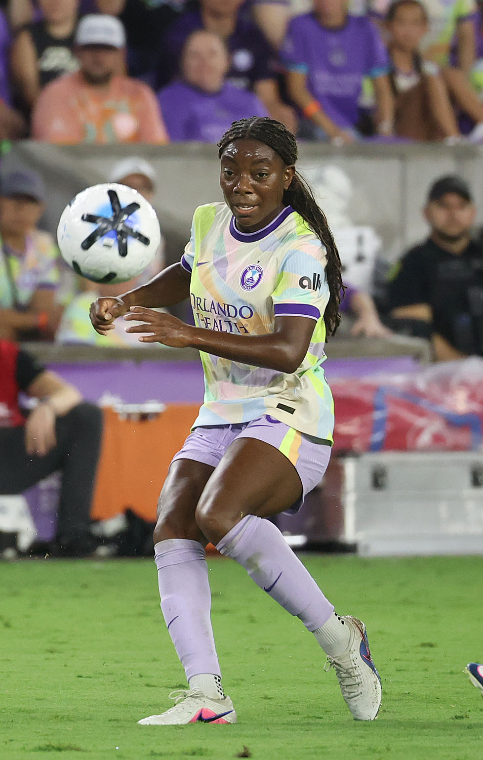 Orlando player Nicole Payne controls the ball during the Bay...