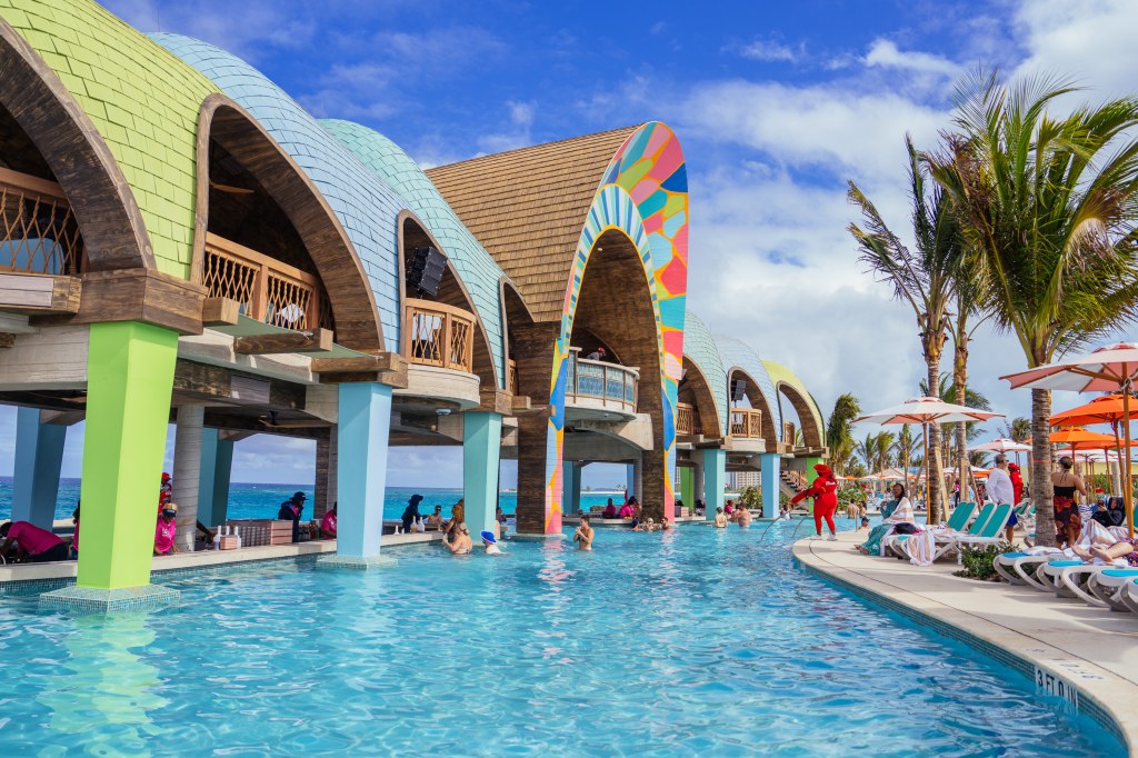 Cruise passengers in Bahamas face alcohol ban next week