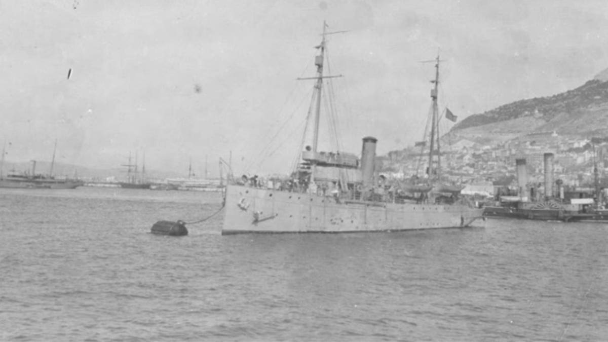 Historic black and white photo of Tampa
