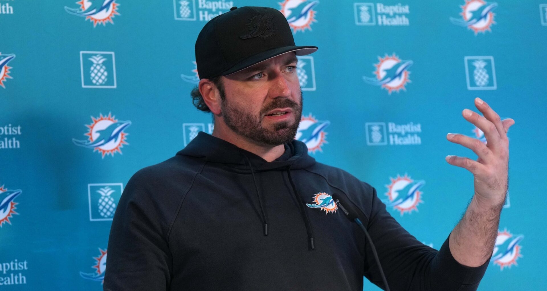 One of the Miami Dolphins' former coaches weighs in on what went wrong for QB Tua Tagovailoa