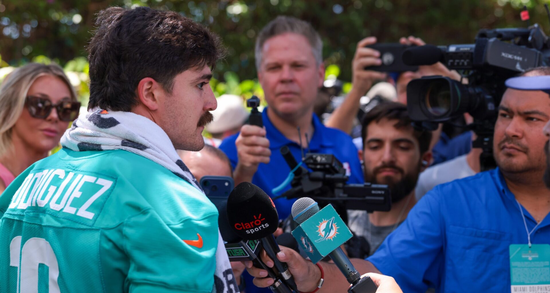 Most of the mystery around the Miami Dolphins' biggest rookie contract question has been answered thanks to an AFC East rival