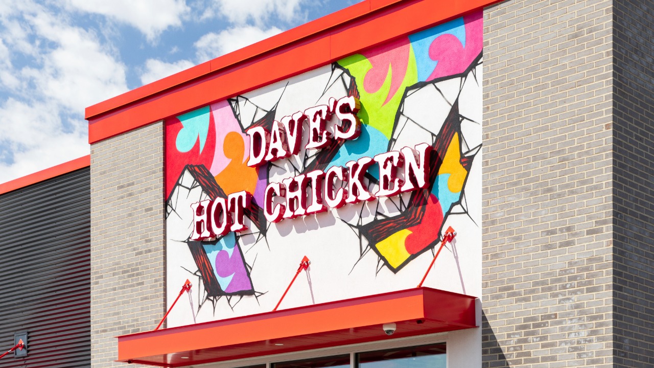 Dave’s Hot Chicken continues expanding across Florida suburban retail markets