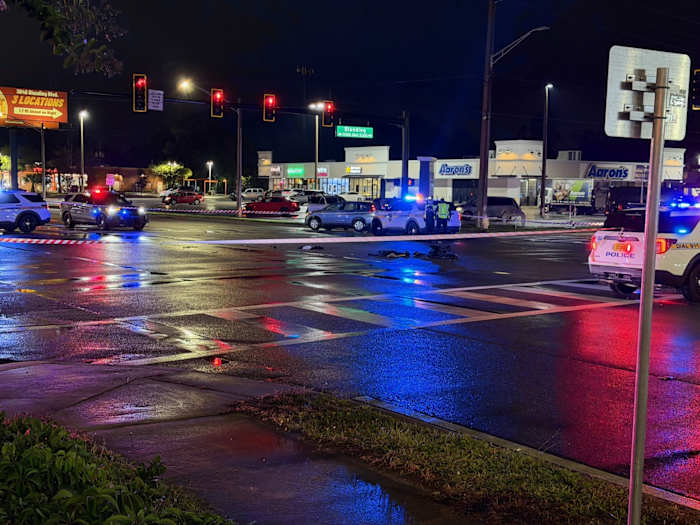 Traffic Alert: Crash with injuries closes northbound lanes on Blanding Blvd. at 103rd