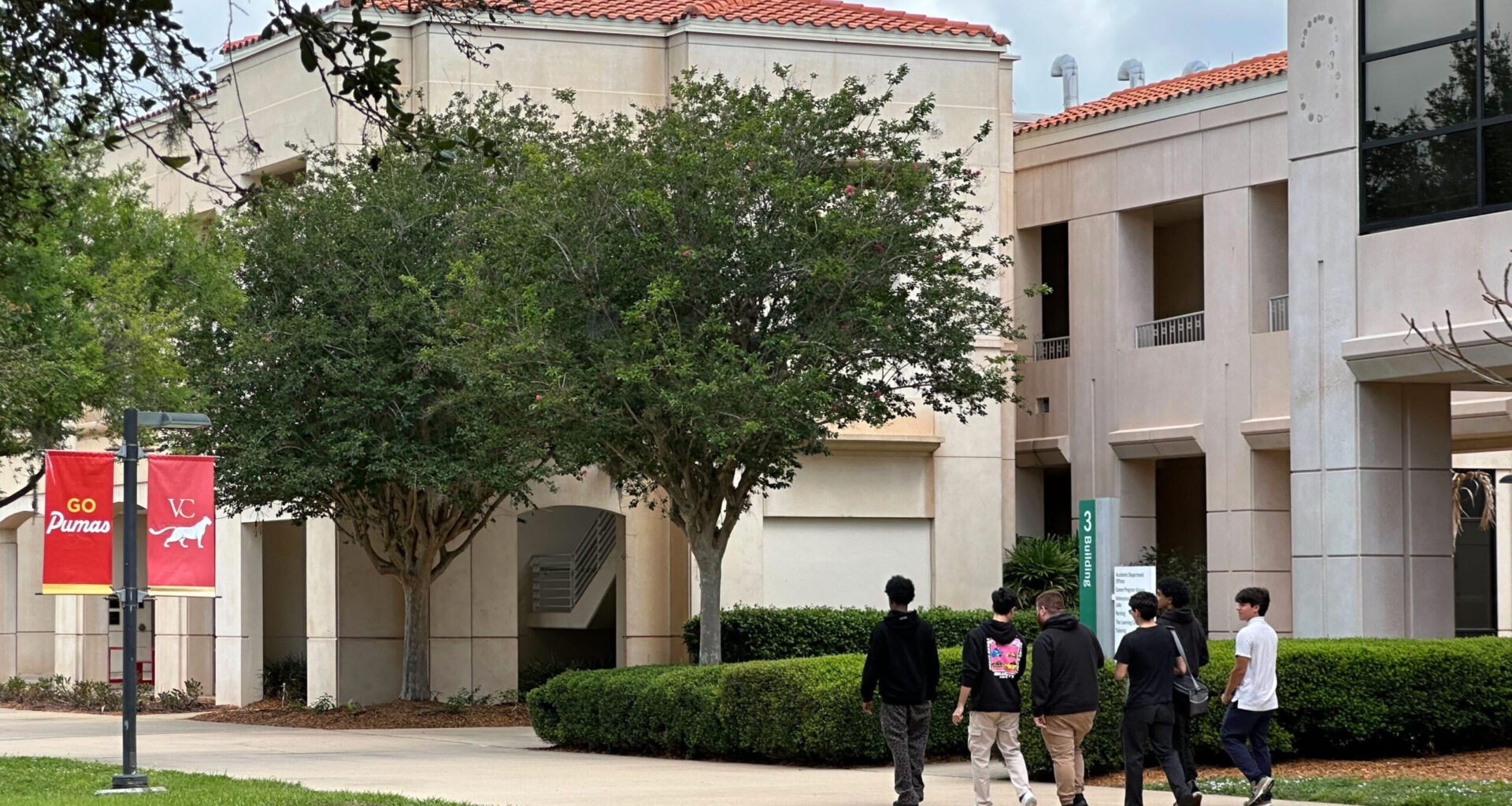 Proposal would block immigrants in U.S. unlawfully from Florida colleges