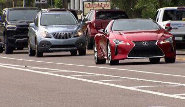 Valrico drivers frustrated as traffic blocks turns