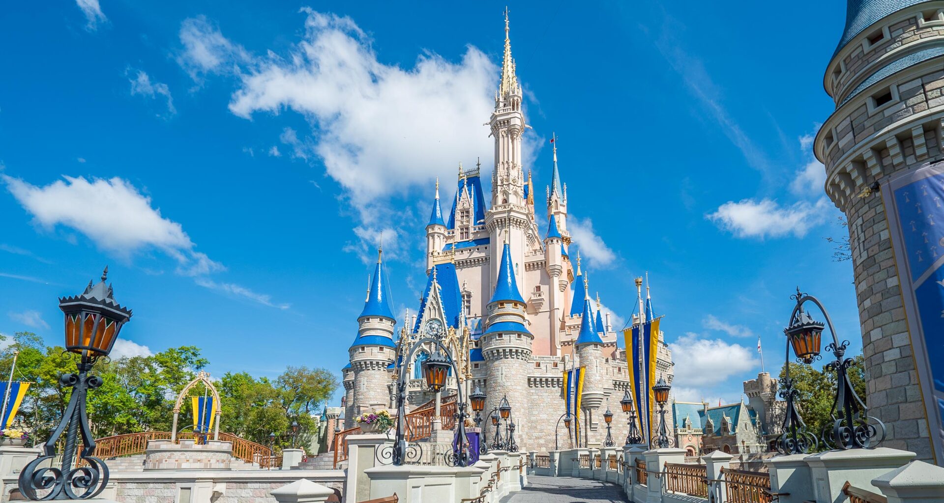 Orlando Breaks Visitor Record as Disney World Bookings Point to Stronger 2026
