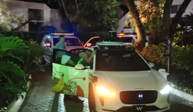 Video appears to show Waymo robotaxi stalled at entrance of condo community in Miami-Dade – NBC 6 South Florida