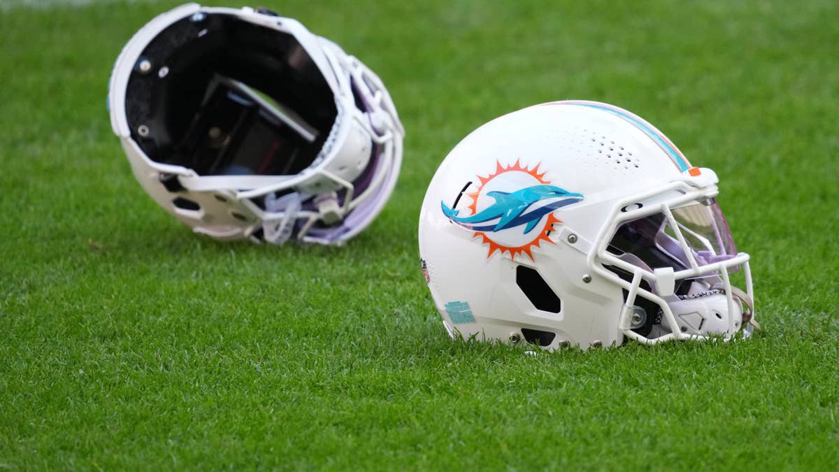 Miami Dolphins Rookie Le'Veon Moss Retires Suddenly At 23