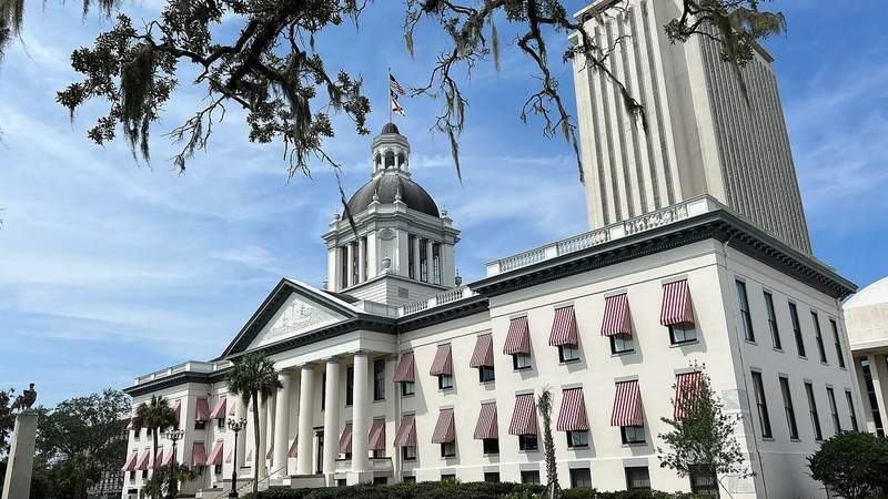 Florida lawmakers approve budget, tax cuts