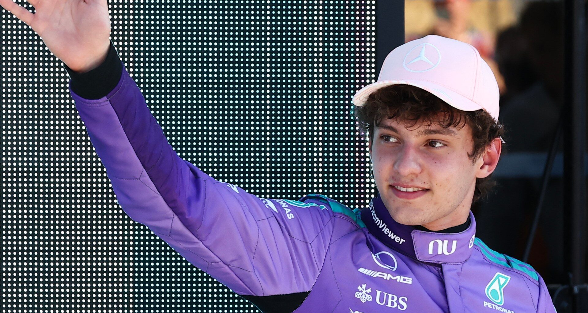 Teen F1 leader Antonelli takes Miami pole as race start time changed | Motorsports News