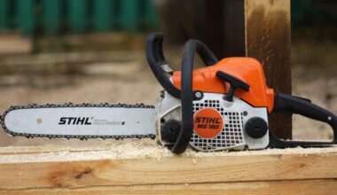Man suffers 'life-threatening' chainsaw injury in Oldsmar