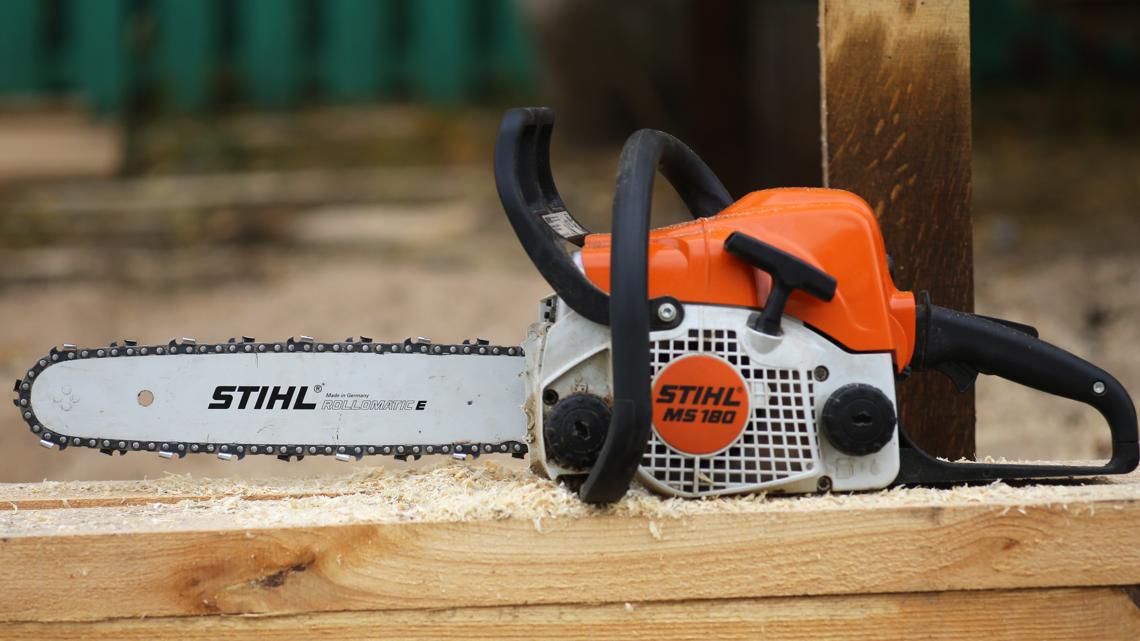 Man suffers 'life-threatening' chainsaw injury in Oldsmar