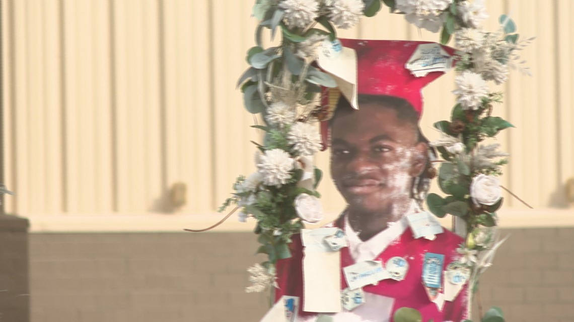 Dollar General settles 1 lawsuit over racial killings as 2nd nears trial