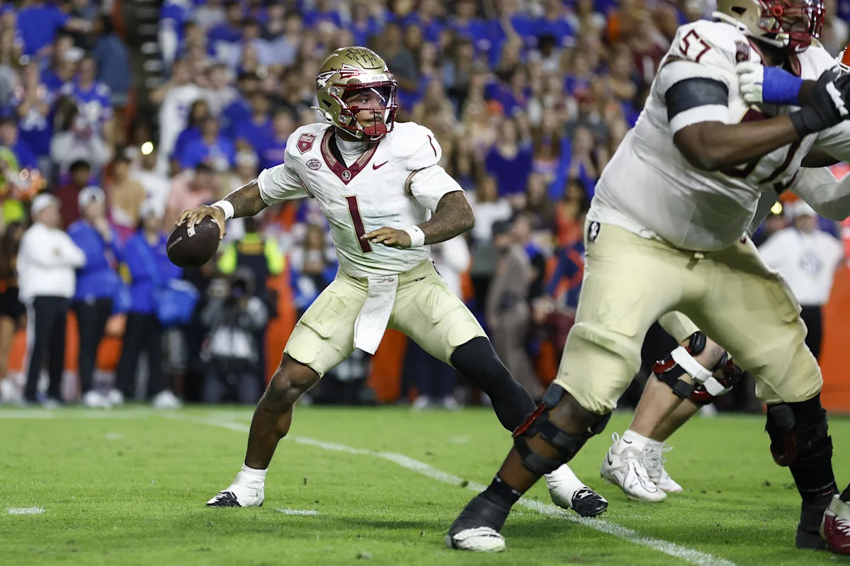 Former college quarterback tries out for Miami Dolphins at wide receiver