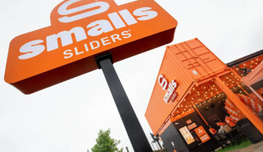 Smalls Sliders opens first Jacksonville-area restaurant in St. Johns