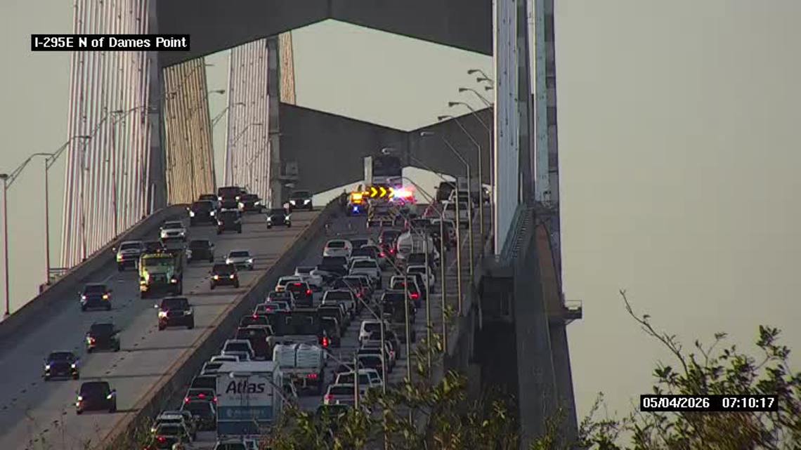 Crash blocks lanes at Dames Point Bridge on I-295