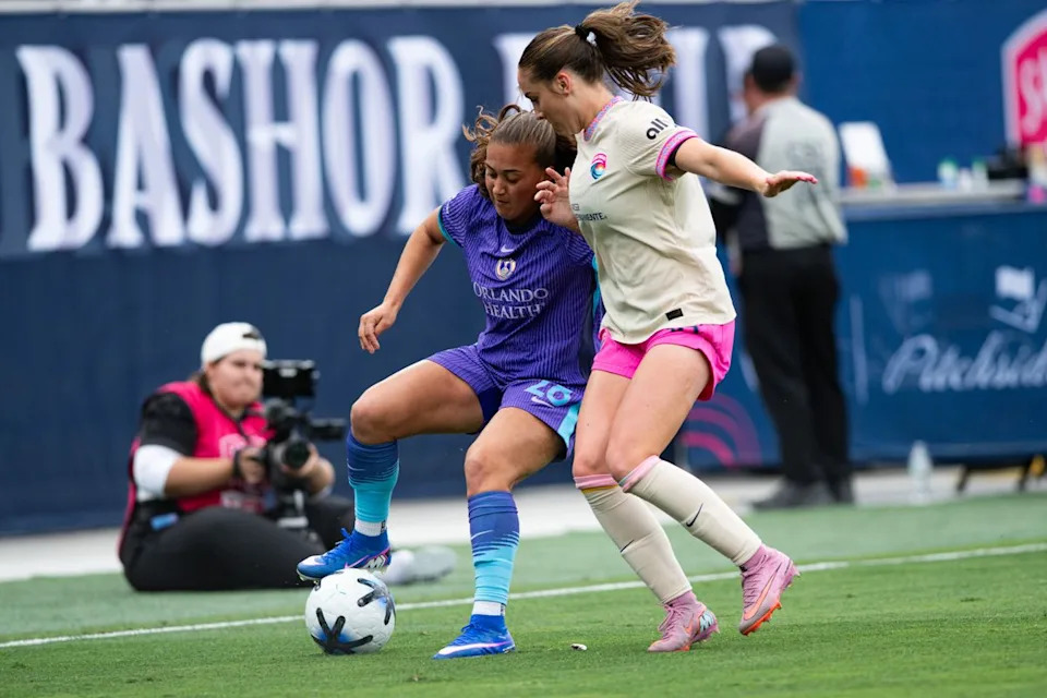 Orlando Pride SC forward Summer Yates (28) controls possession during an NWSL match between Orlando Pride SC and San Diego Wave FC on Sunday, May 24, 2026 at Snapdragon Stadium in San Diego Calif.