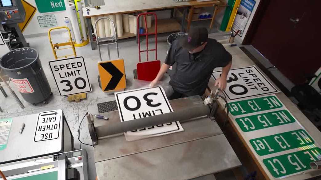 How Cape Coral makes its traffic signs and saves you money