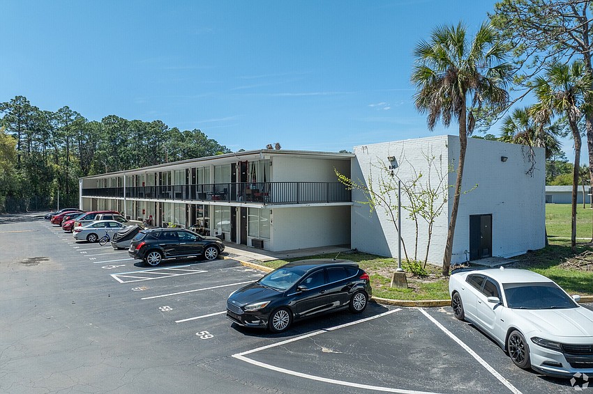 Breakwater Studios, built in 1973 as a motel, includes 192 units near the Jacksonville Zoo and Botanical Gardens. Breakwater Studios, built in 1973 as a motel, includes 192 units near the Jacksonville Zoo and Botanical Gardens.