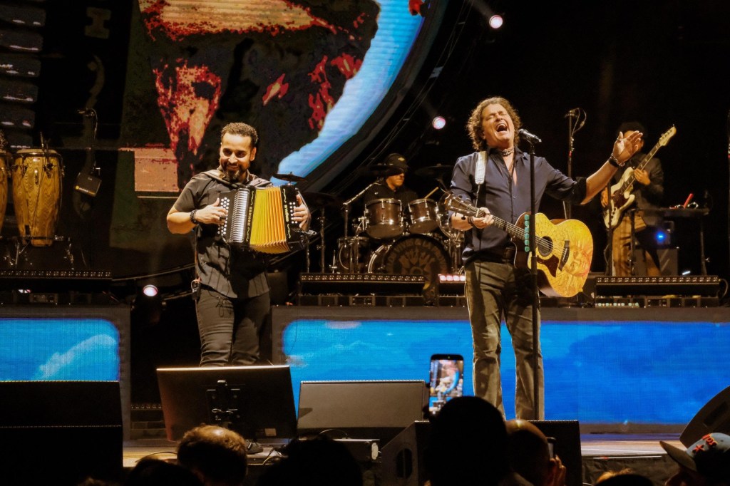 Carlos Vives' Miami Show for Tour Al Sol: Recap