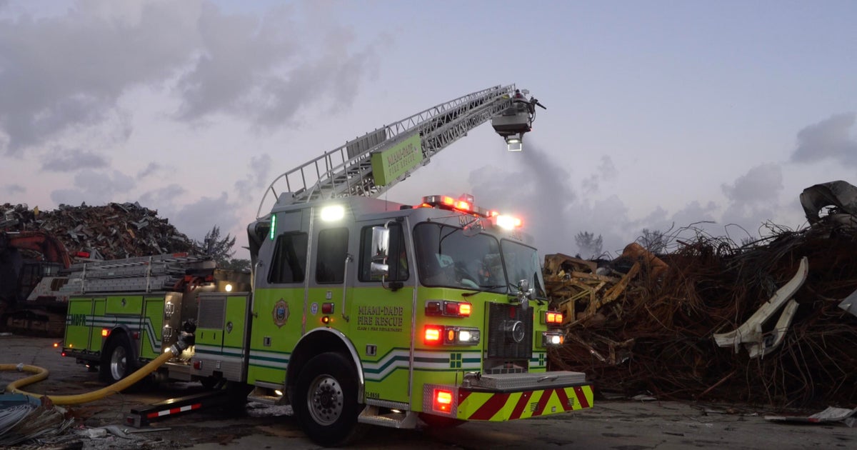 cbsmiami-junkyard-fire-new-2.jpg