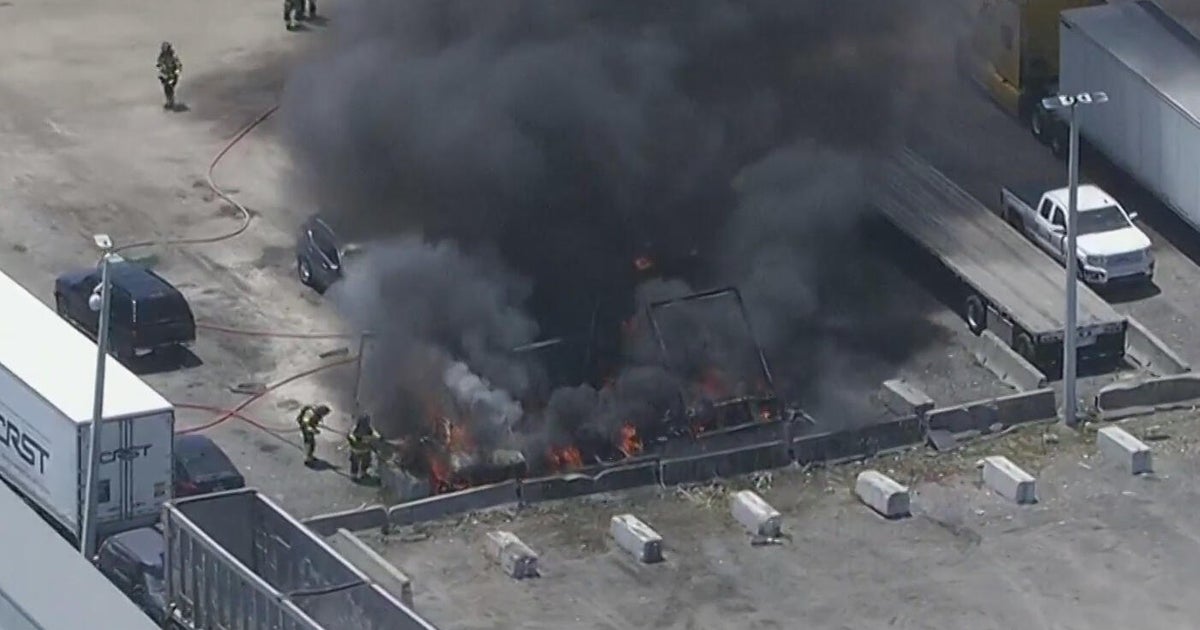Multiple vehicles go up in flames in northwest Miami-Dade