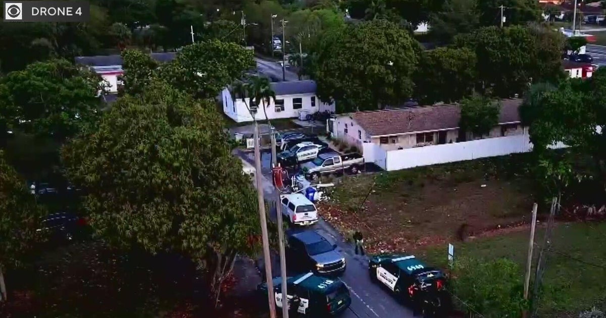2 injured trying to escape Pompano Beach fire early Tuesday morning, officials say