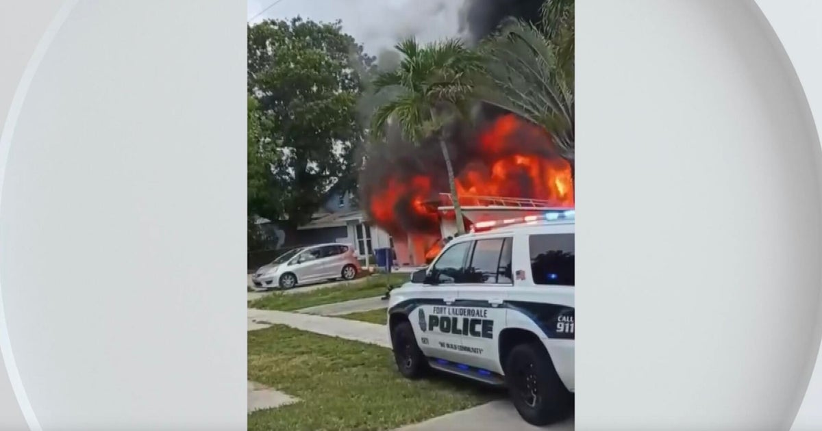 5 displaced, pets rescued after fire spreads from carport to Fort Lauderdale home